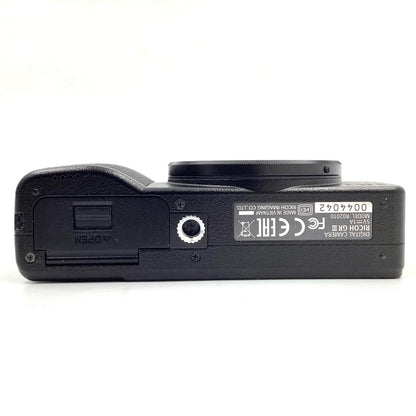 【全額返金保証】【最速発送】RICOH コンパクトデジタルカメラ RICOH GR III 美品 動作確認済