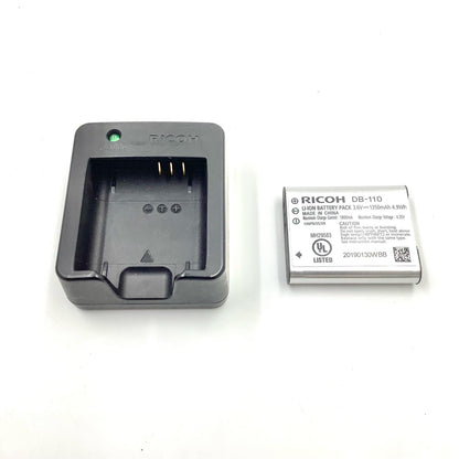 【全額返金保証】【最速発送】RICOH RICOH バッテリー充電器 BJ-11＋充電式バッテリー DB-110 美品 動作確認済