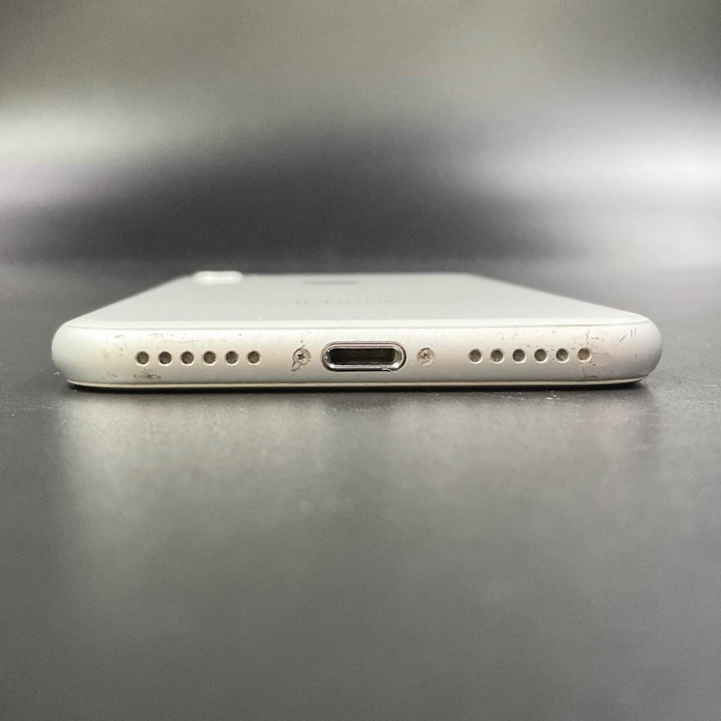 【全額返金保証】【最速発送】Apple iPhone iPhone 8 64GB シルバー Softbank SIMフリー 白ロム 動作確認済 100%