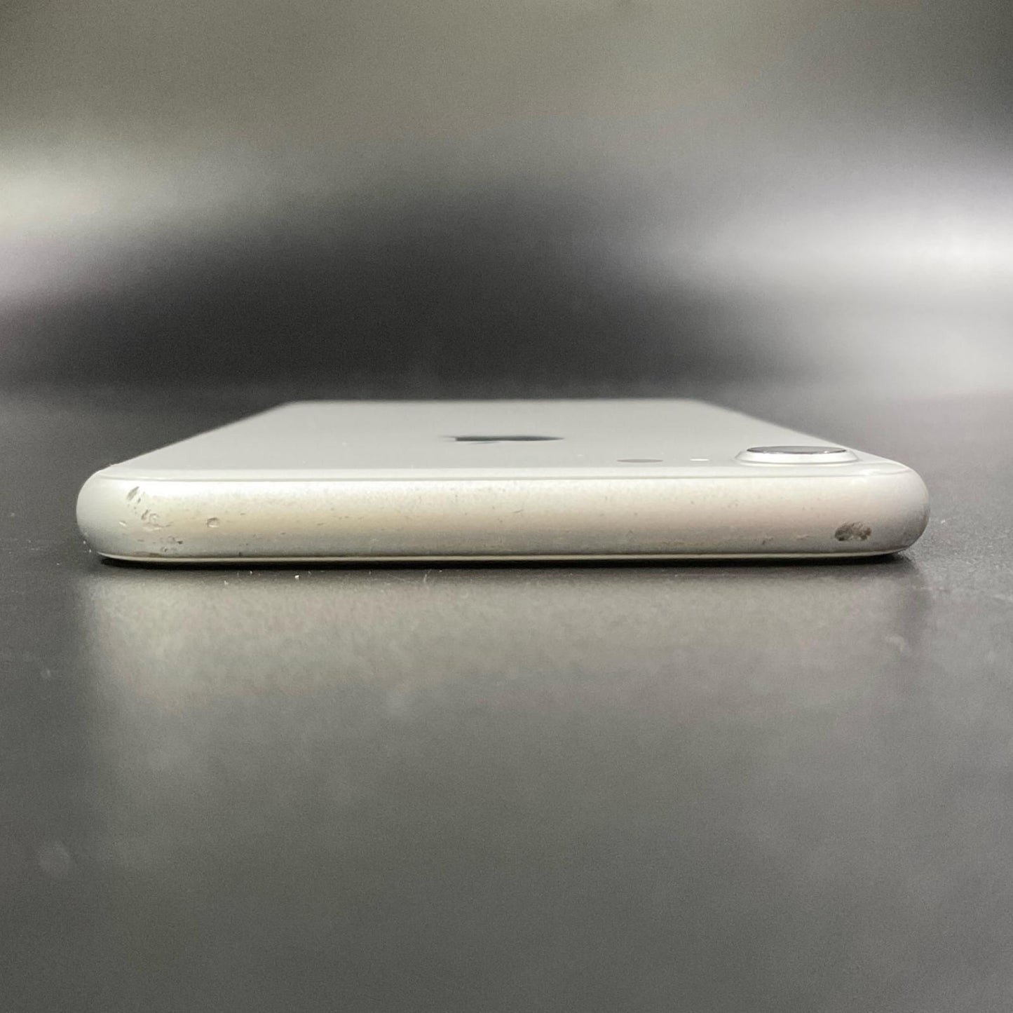 【全額返金保証】【最速発送】Apple iPhone iPhone 8 64GB シルバー Softbank SIMフリー 白ロム 動作確認済 100%