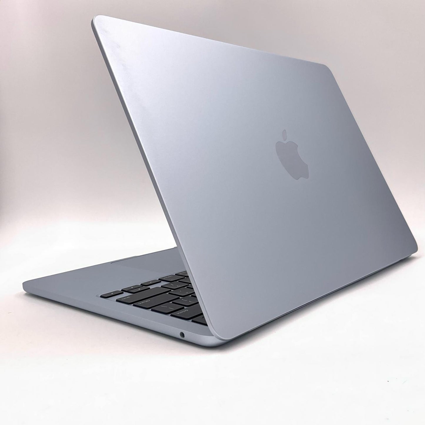 【全額返金保証】【最速発送】Apple MacBook Air 13.6インチ 2025 Apple M4 16GB SSD 1TB スカイブルー 100% 超美品 動作確認済