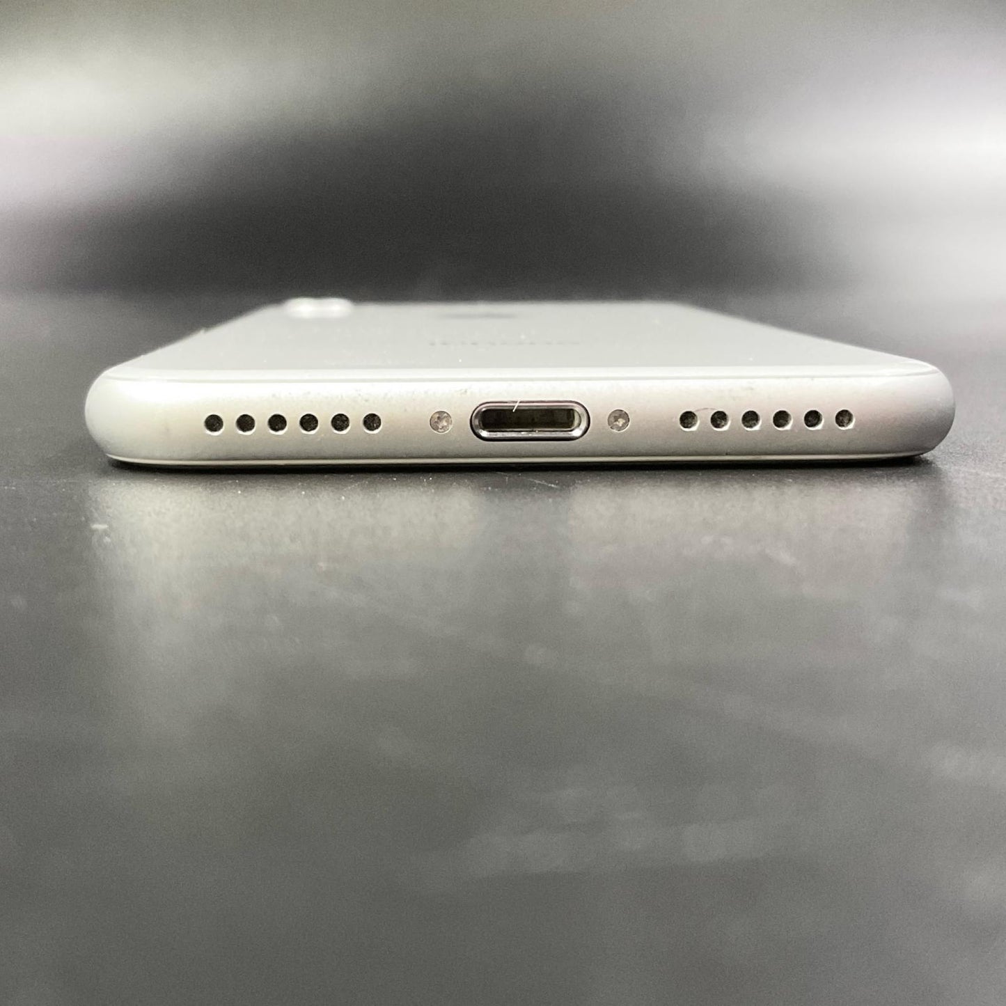 【最速発送】Apple iPhone iPhone 8 64GB シルバー Softbank SIMフリー 白ロム【難有】 80%