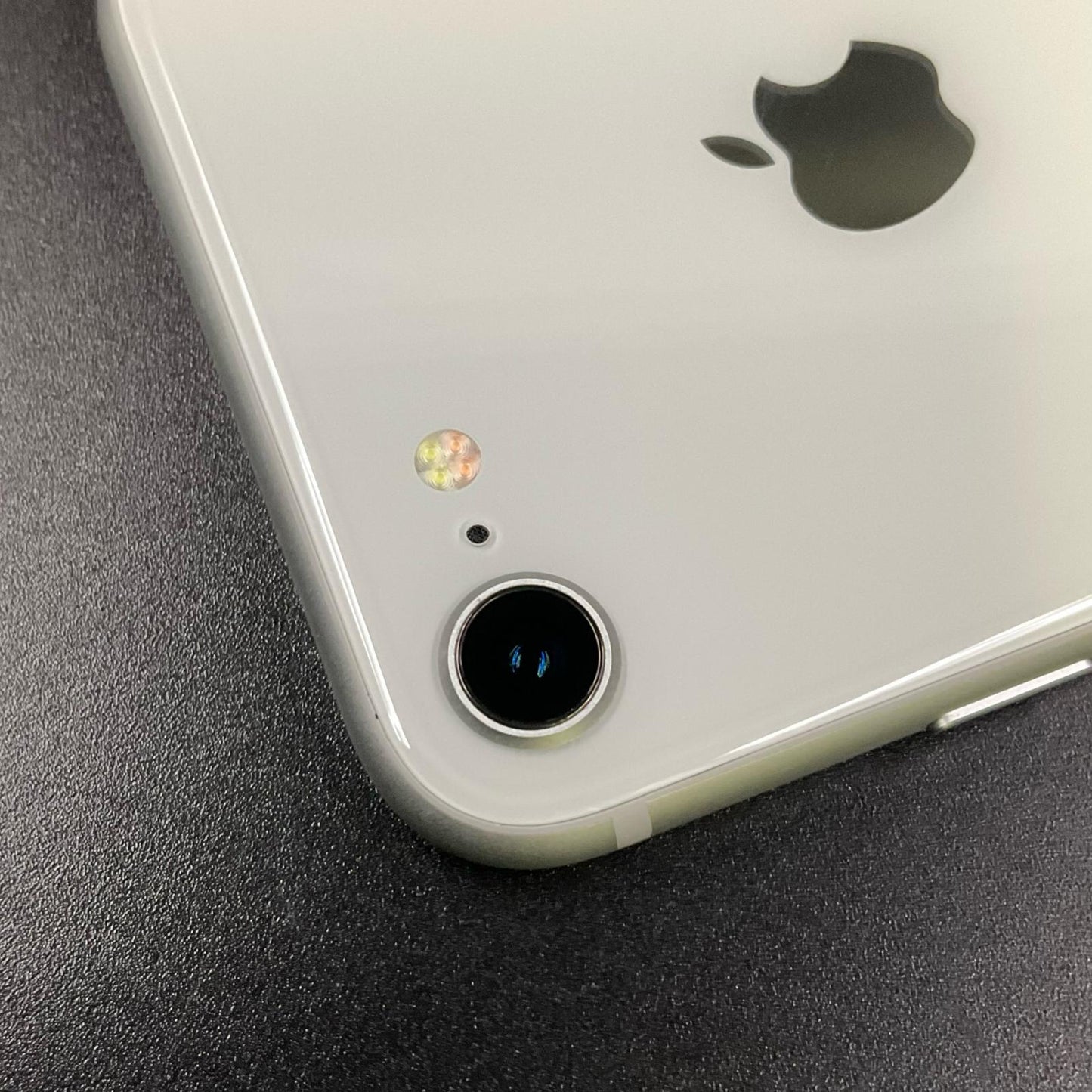 【最速発送】Apple iPhone iPhone 8 64GB シルバー Softbank SIMフリー 白ロム【難有】 77%