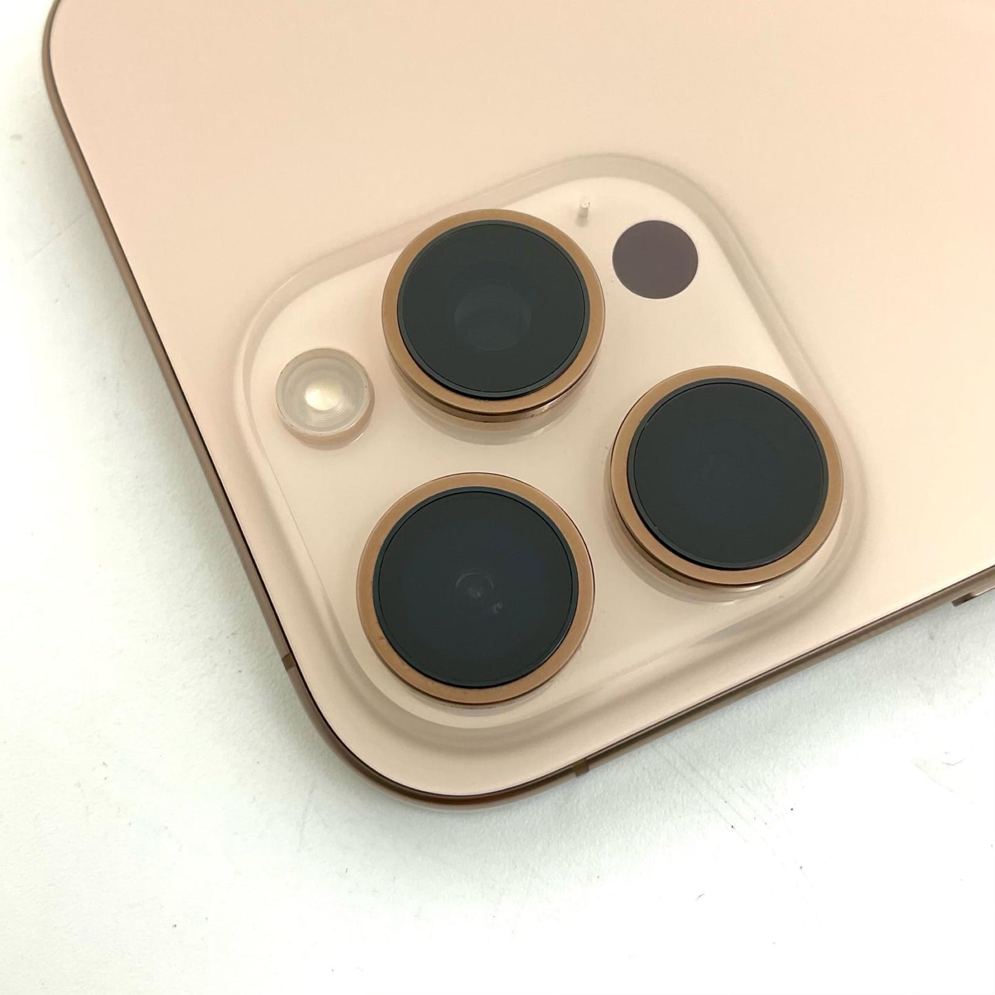 【全額返金保証】【最速発送】Apple iPhone iPhone 16 Pro Max 512GB デザートチタニウム docomo SIMフリー 白ロム 美品 動作確認済 99%