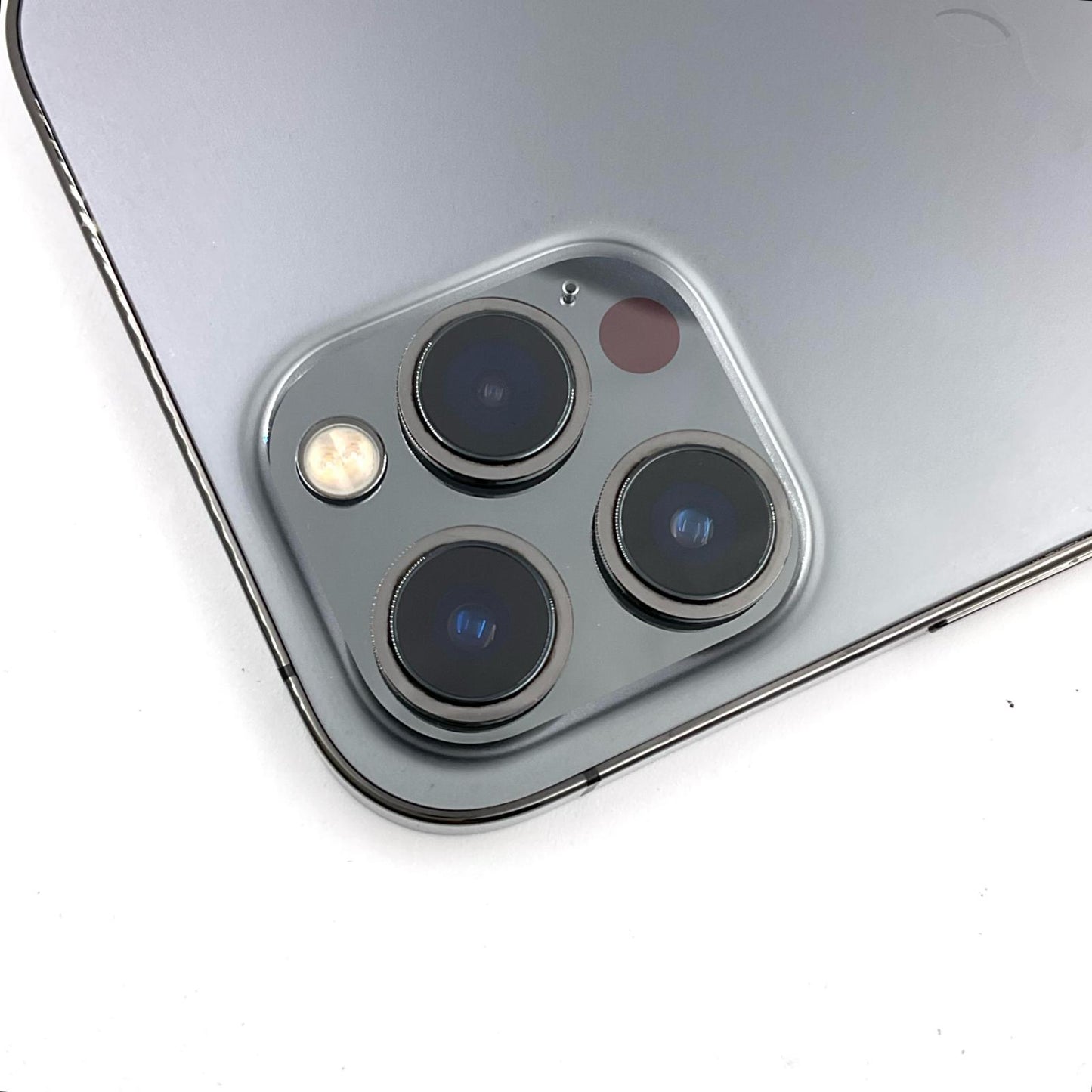 【全額返金保証】【最速発送】Apple iPhone iPhone 12 Pro Max 512GB グラファイト docomo SIMフリー 白ロム 動作確認済 82%
