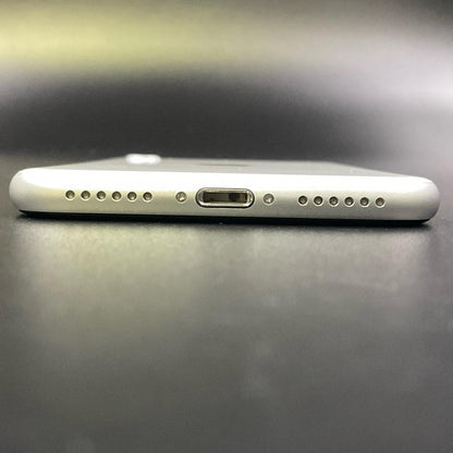 【全額返金保証】【最速発送】Apple iPhone iPhone SE（第2世代） 64GB ホワイト Softbank 白ロム 動作確認済 79%