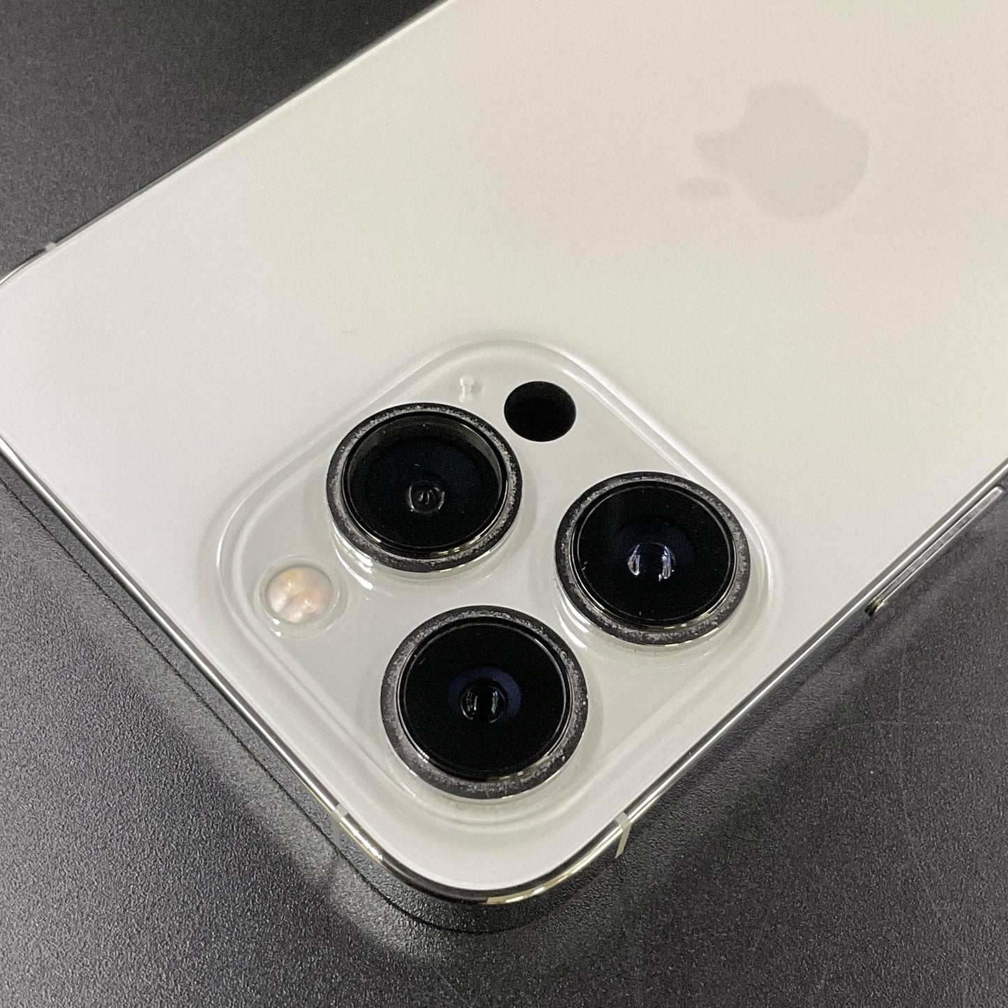 【全額返金保証】【最速発送】Apple iPhone iPhone 13 Pro 256GB シルバー Softbank SIMフリー 動作確認済 83%