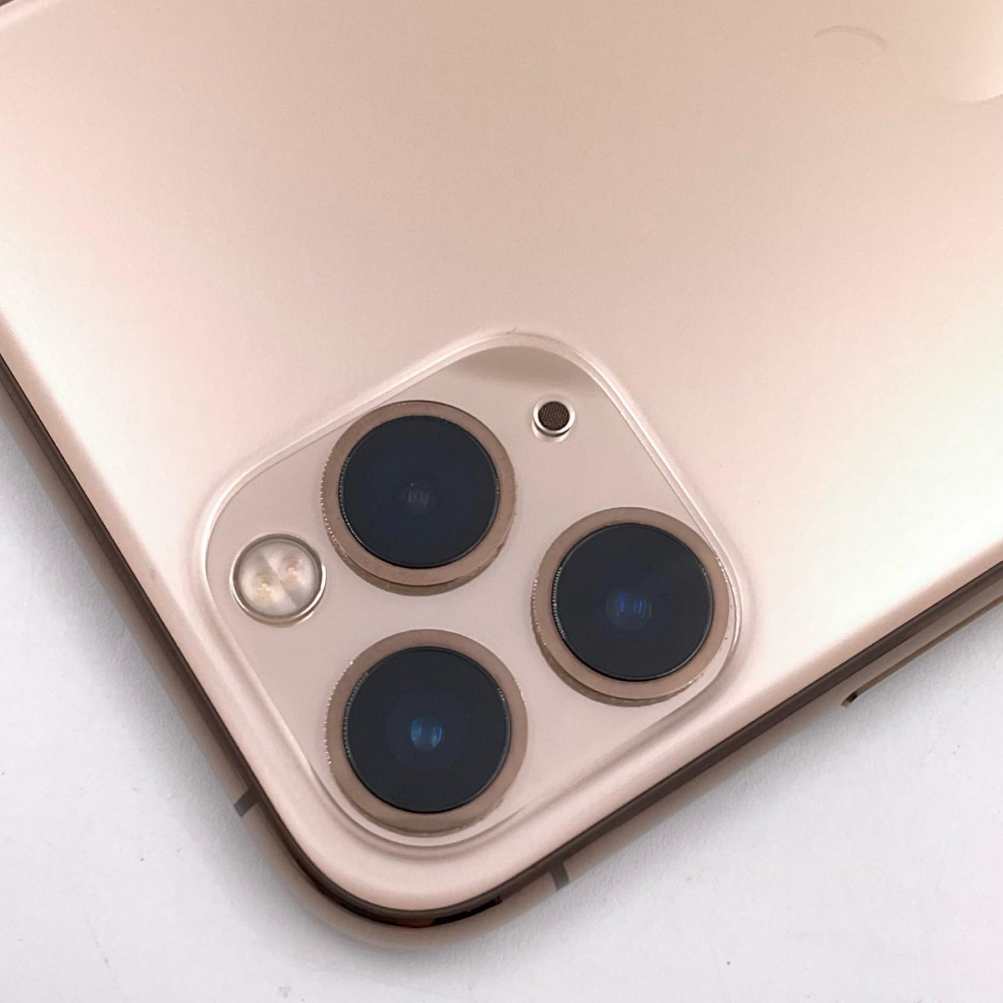 【全額返金保証】【最速発送】Apple iPhone iPhone 11 Pro 256GB ゴールド au 白ロム 動作確認済 75%
