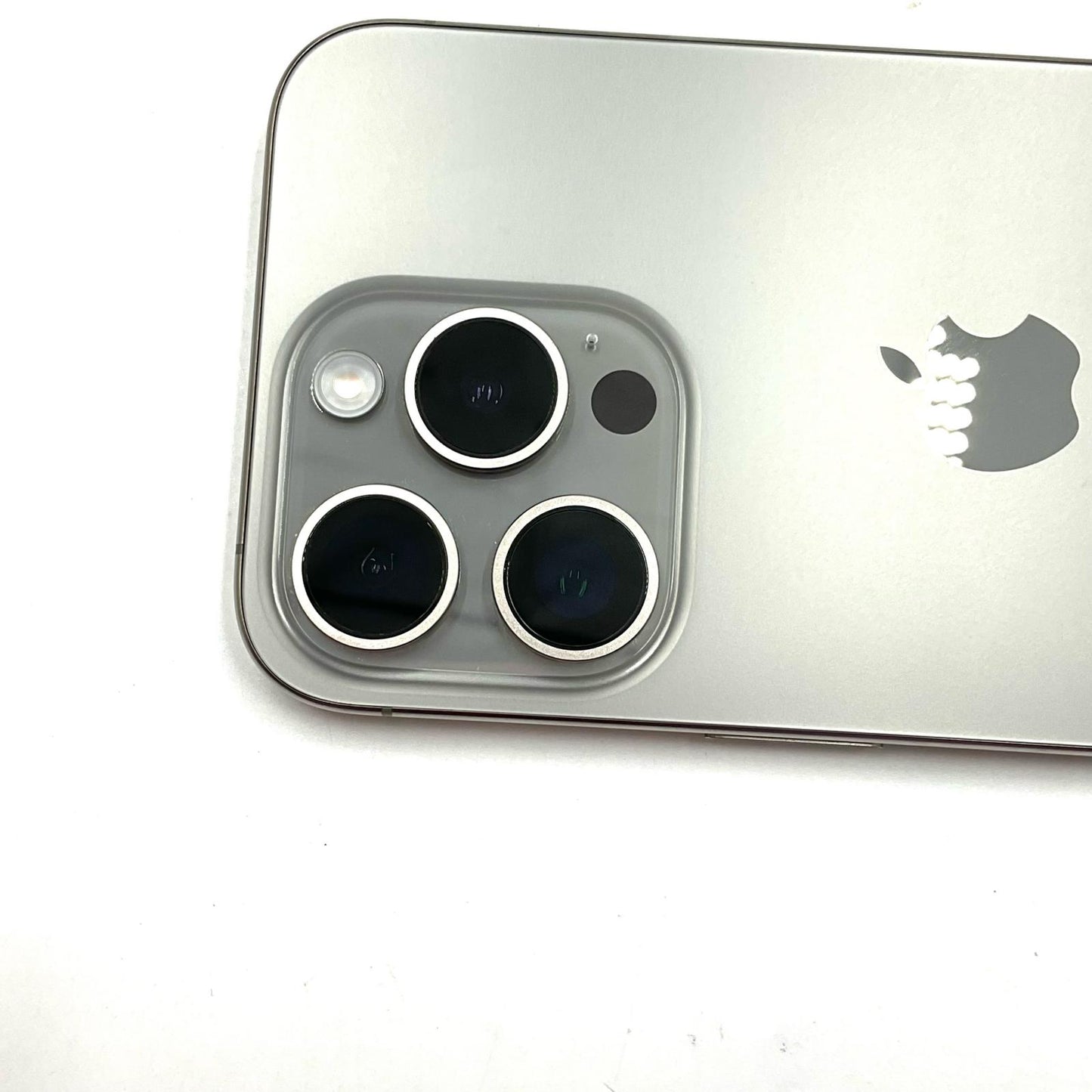 【全額返金保証】【最速発送】Apple iPhone iPhone 15 Pro 512GB ナチュラルチタニウム SIMフリー 白ロム 動作確認済 88%