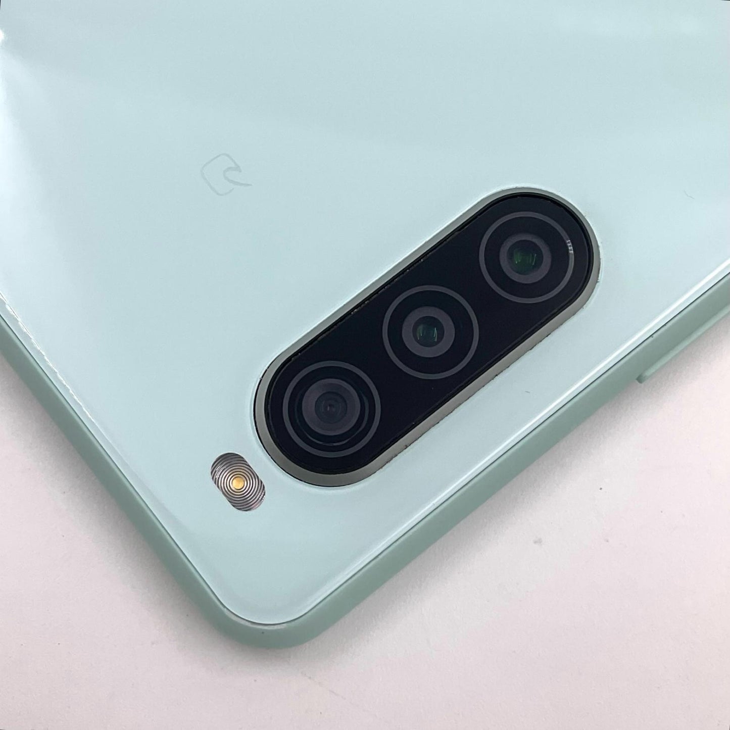 【全額返金保証】【最速発送】Sony Xperia 10 II 64GB ミント au SOV43 白ロム 動作確認済