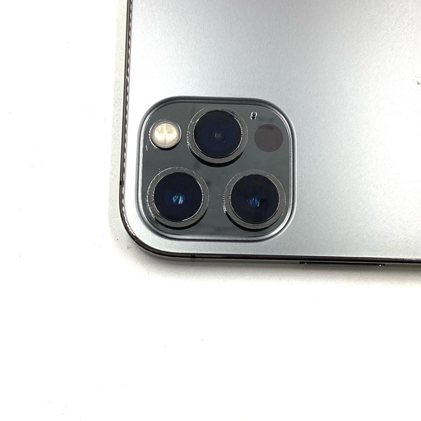 【全額返金保証】【最速発送】Apple iPhone iPhone 12 Pro 128GB グラファイト docomo 白ロム 動作確認済 69%