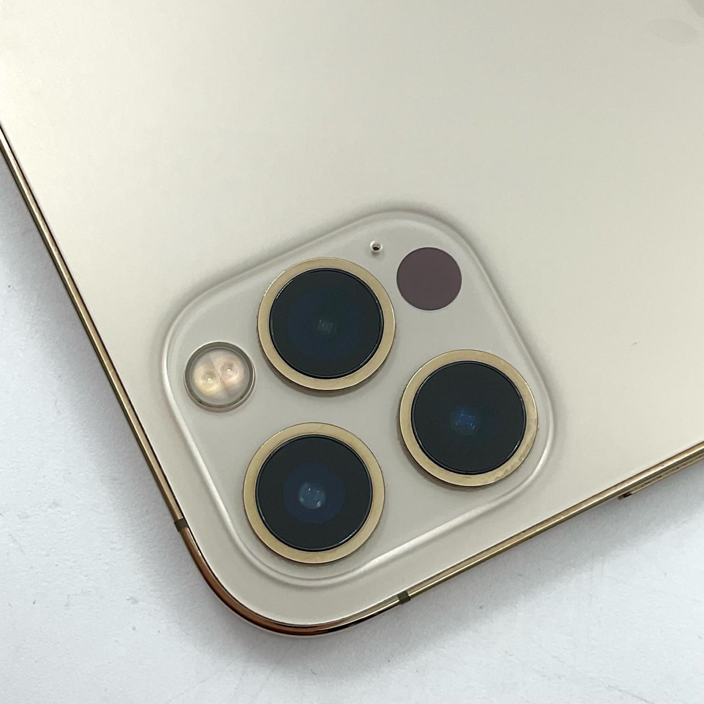 【全額返金保証】【最速発送】Apple iPhone iPhone 12 Pro 128GB ゴールド docomo 白ロム 動作確認済 76%