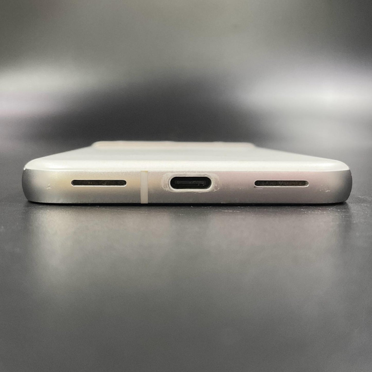 【最速発送】Google Pixel 8a 128GB Porcelain SIMフリー G576D 白ロム【難有】