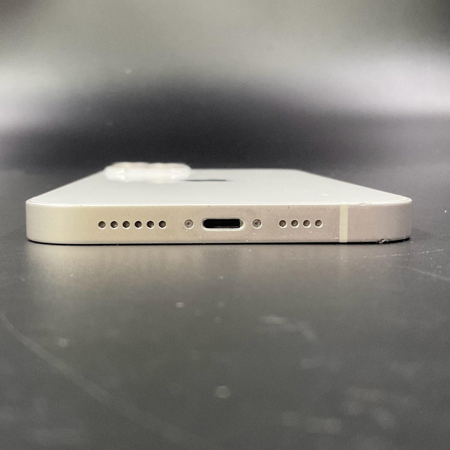 【全額返金保証】【最速発送】Apple iPhone iPhone 14 Plus 128GB スターライト docomo 動作確認済 77%