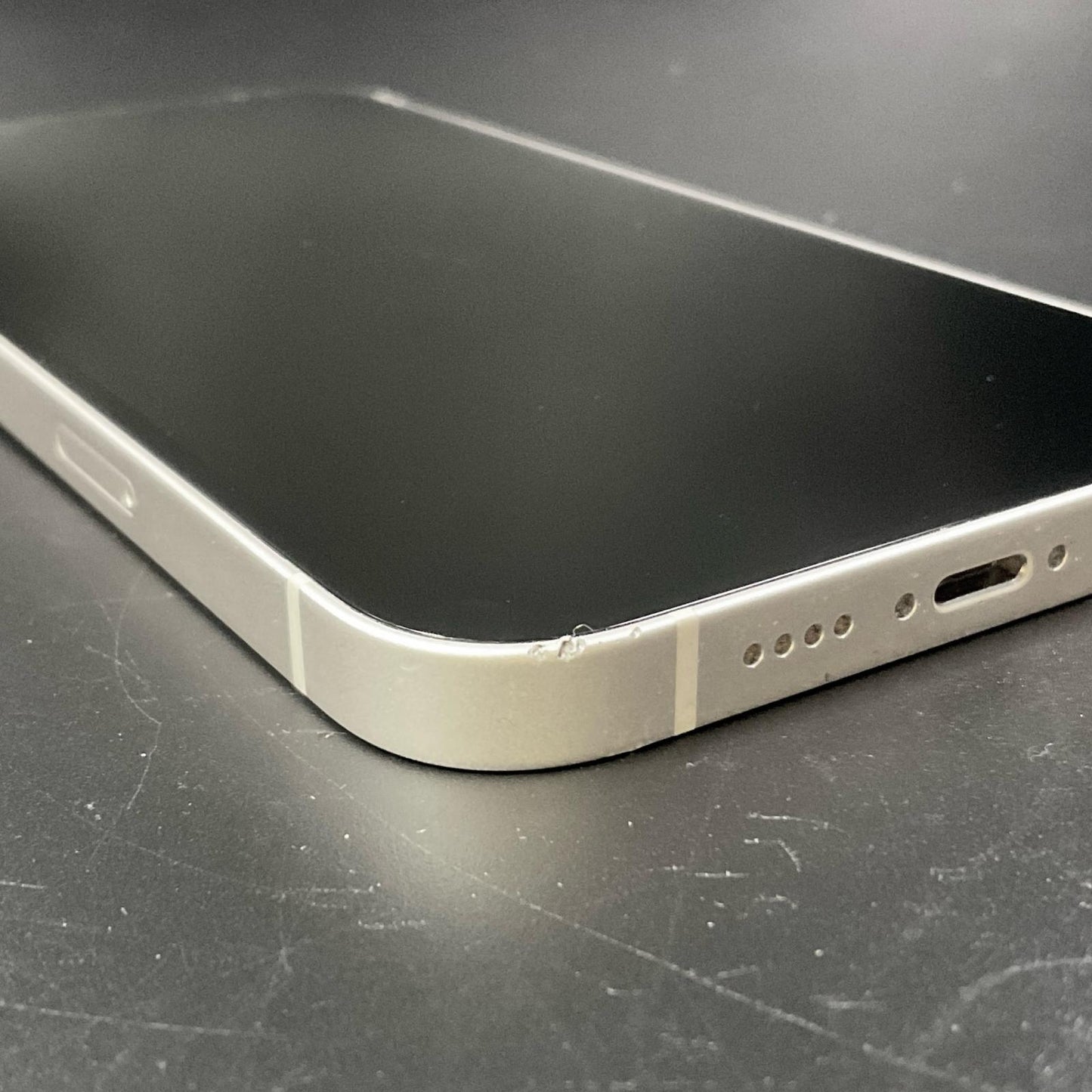 【全額返金保証】【最速発送】Apple iPhone iPhone 14 Plus 128GB スターライト docomo 動作確認済 77%