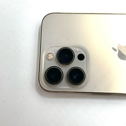 【全額返金保証】【最速発送】Apple iPhone iPhone 13 Pro 256GB ゴールド docomo 白ロム 動作確認済 85%