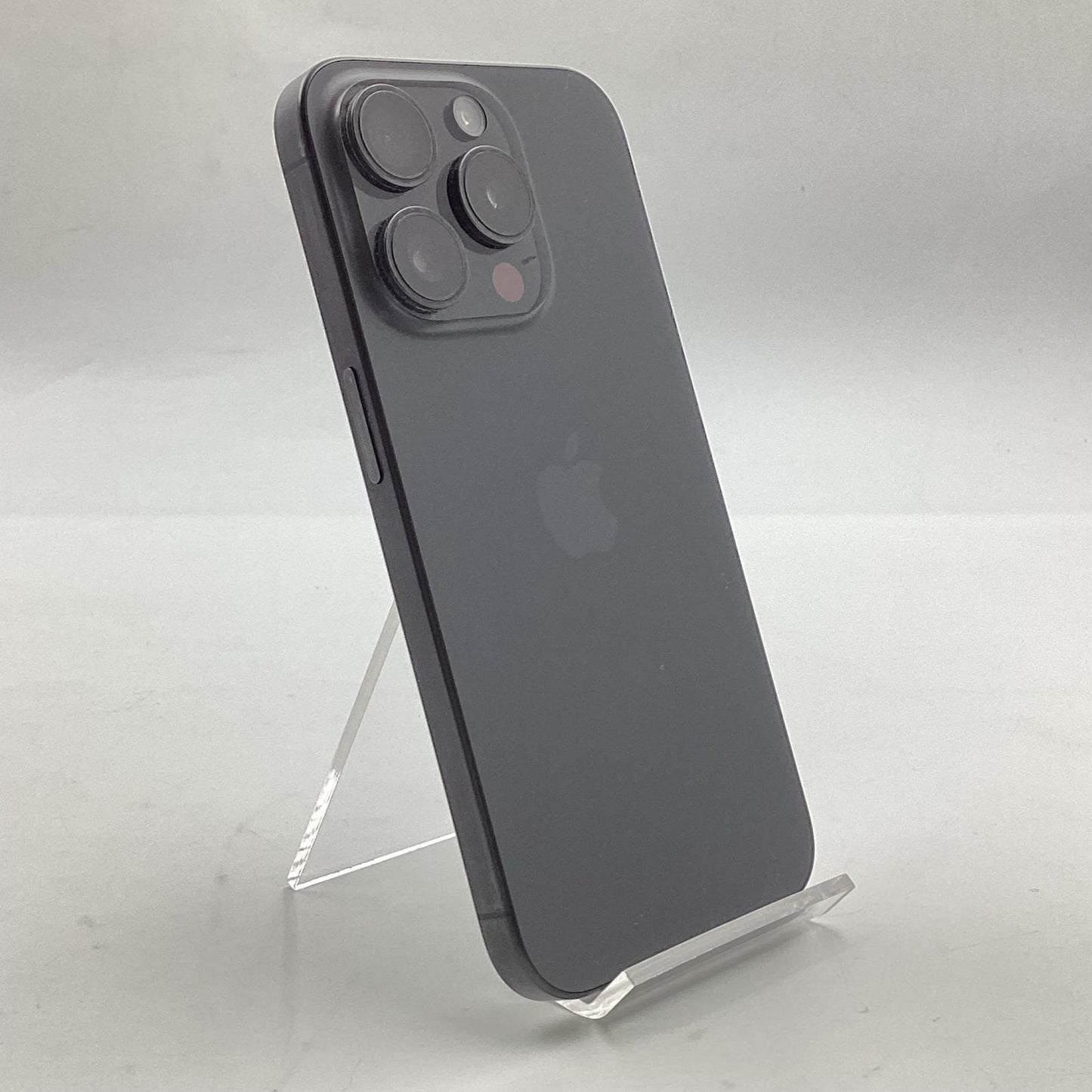 【全額返金保証】【最速発送】Apple iPhone iPhone 15 Pro 256GB ブラックチタニウム docomo 動作確認済 89%