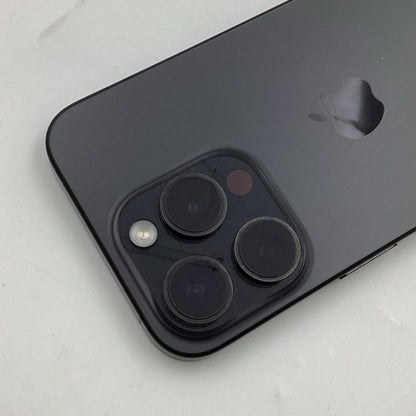 【全額返金保証】【最速発送】Apple iPhone iPhone 15 Pro 256GB ブラックチタニウム docomo 動作確認済 89%