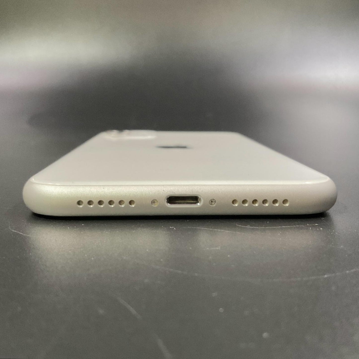 【最速発送】Apple iPhone iPhone 11 128GB ホワイト au 白ロム【難有】 81%