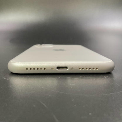 【最速発送】Apple iPhone iPhone 11 128GB ホワイト au 白ロム【難有】 81%