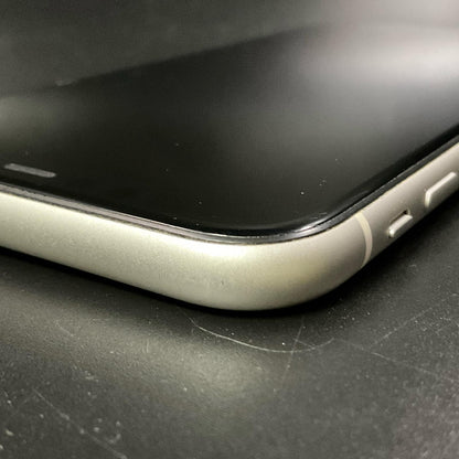 【最速発送】Apple iPhone iPhone 11 128GB ホワイト au 白ロム【難有】 81%