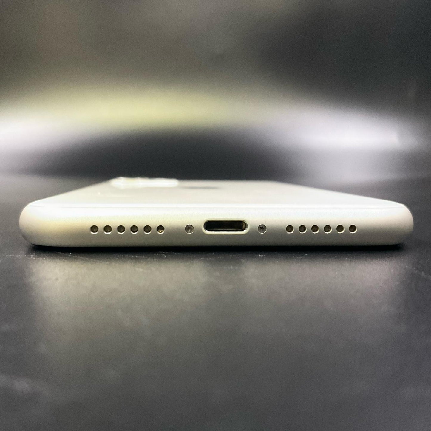 【全額返金保証】【最速発送】Apple iPhone iPhone 11 128GB ホワイト docomo 白ロム 動作確認済 75%