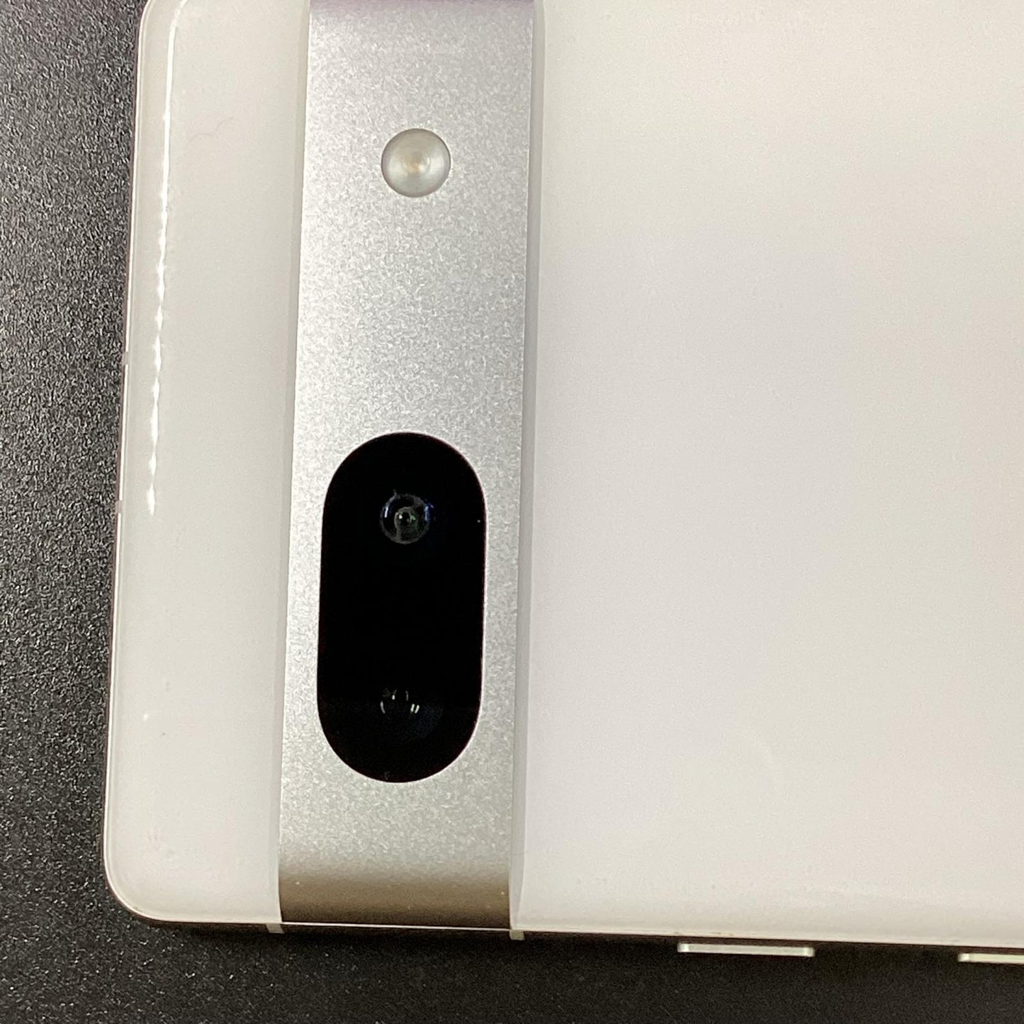 【全額返金保証】【最速発送】Google Pixel 7a 128GB スノー au SIMフリー G82U8 白ロム 動作確認済