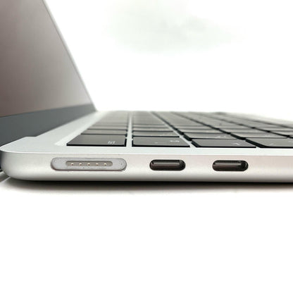 【全額返金保証】【最速発送】Apple MacBook Air 13.6インチ 2022 M2 8GB SSD 256GB シルバー 96% 超美品 動作確認済
