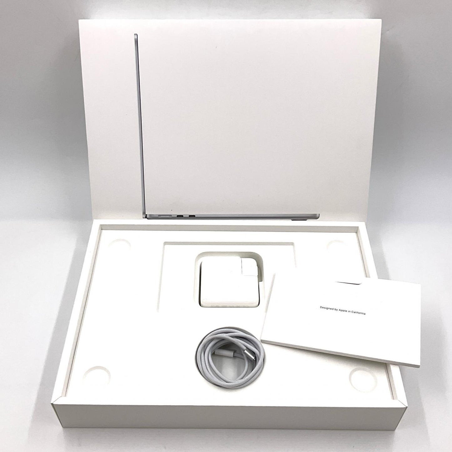 【全額返金保証】【最速発送】Apple MacBook Air 13.6インチ 2022 M2 8GB SSD 256GB シルバー 96% 超美品 動作確認済