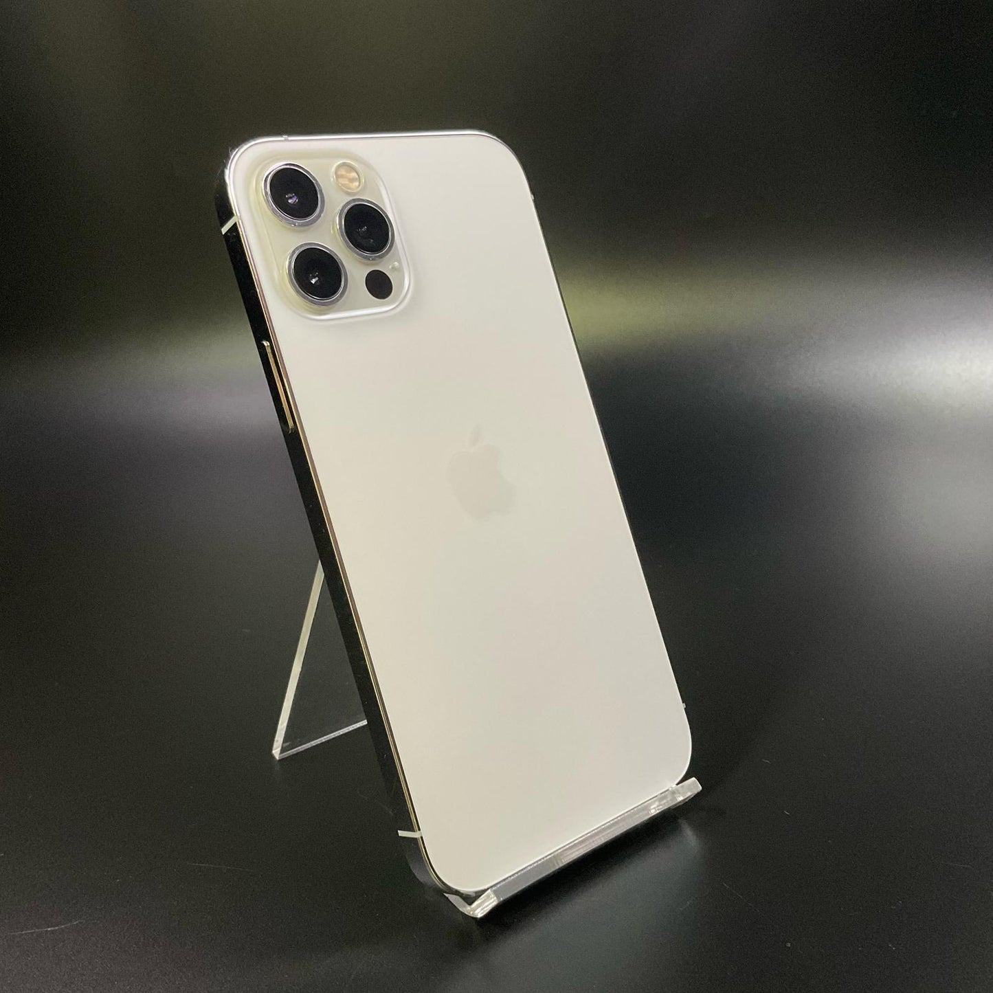 【全額返金保証】【最速発送】Apple iPhone iPhone 12 Pro 256GB シルバー docomo SIMフリー 白ロム 動作確認済 70%