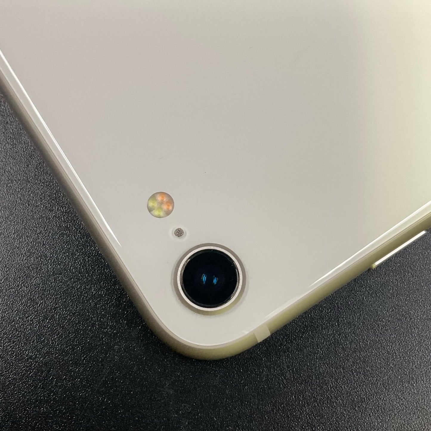 【全額返金保証】【最速発送】Apple iPhone iPhone SE（第3世代） 64GB スターライト Softbank SIMフリー 動作確認済 85%