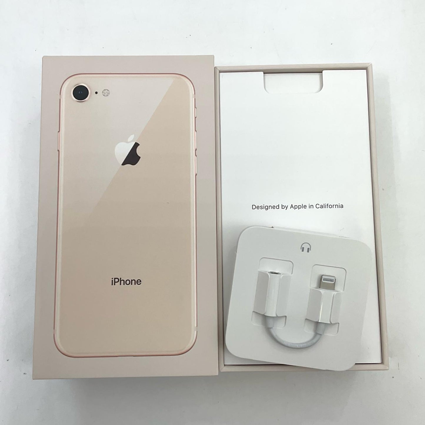 【最速発送】Apple iPhone iPhone 8 64GB ゴールド docomo 白ロム【難有】 85%