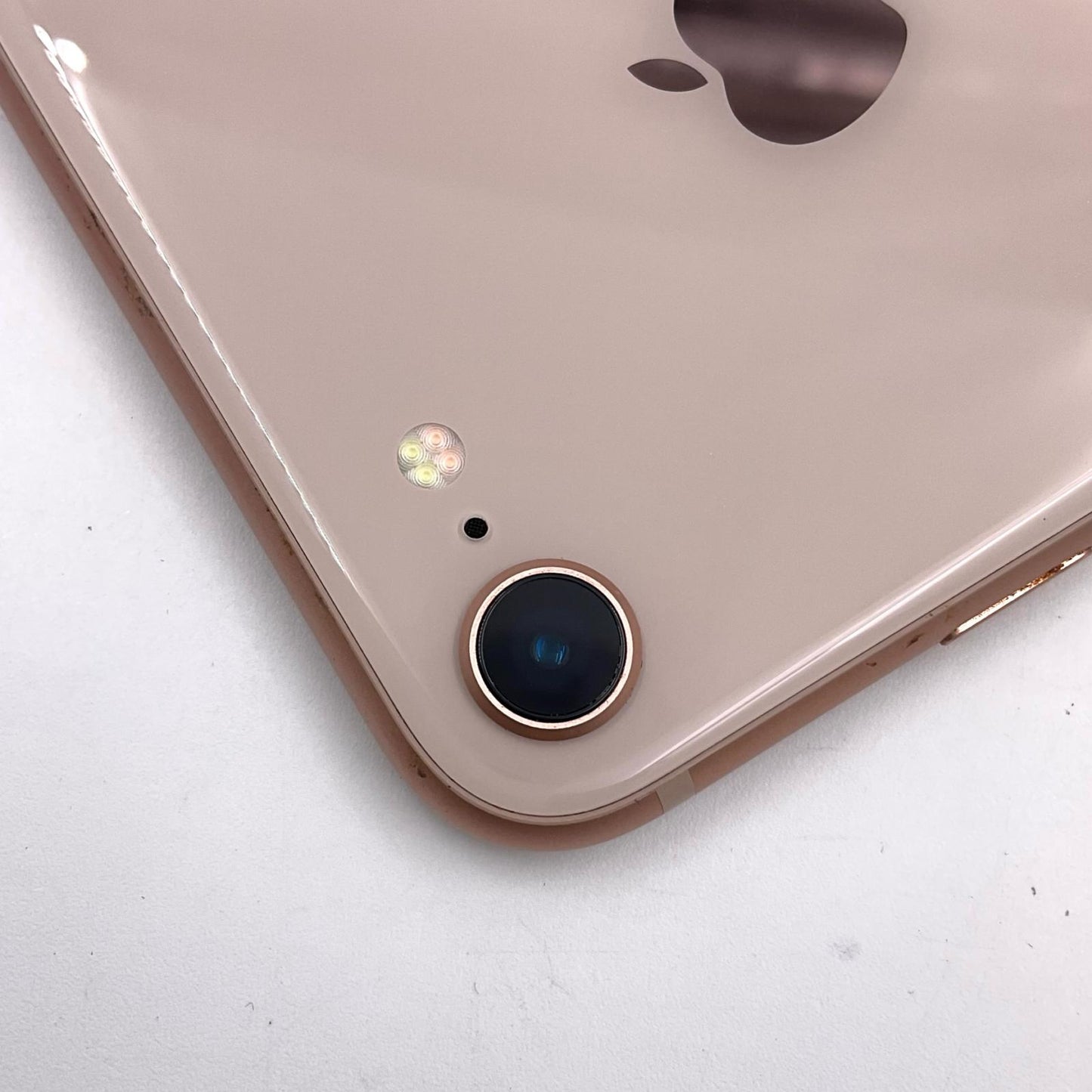 【全額返金保証】【最速発送】Apple iPhone iPhone 8 64GB ゴールド docomo 白ロム 動作確認済 79%