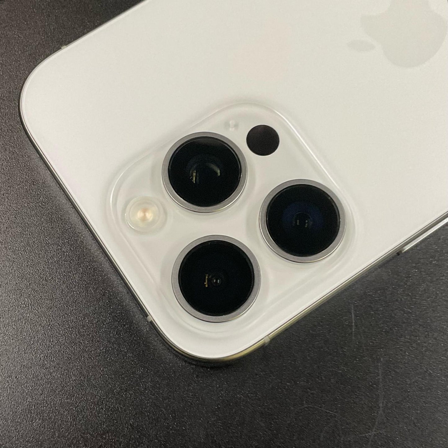 【全額返金保証】【最速発送】Apple iPhone iPhone 16 Pro 256GB ホワイトチタニウム SIMフリー 白ロム 超美品 動作確認済 100%