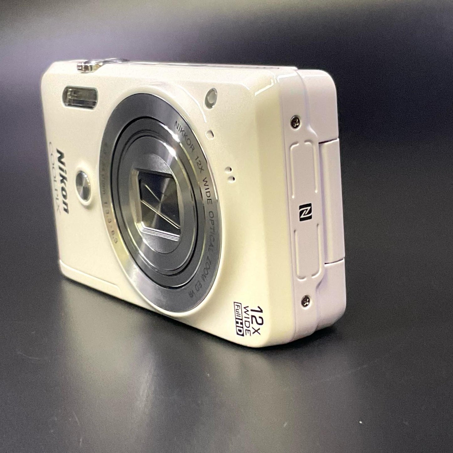 【全額返金保証】【最速発送】Nikon コンパクトデジタルカメラ COOLPIX S6900 [ナチュラルホワイト] 超美品 動作確認済