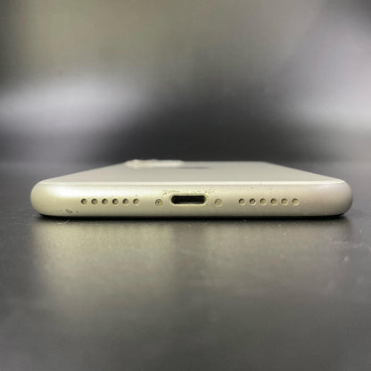 【最速発送】Apple iPhone iPhone 11 64GB ホワイト docomo SIMフリー 白ロム【難有】 72%