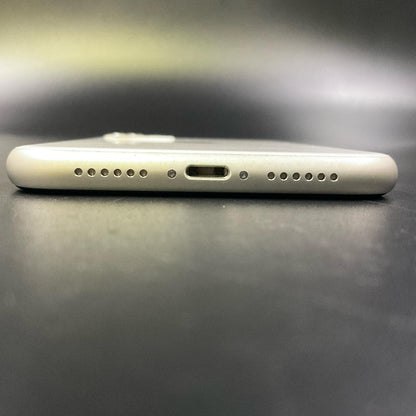 【全額返金保証】【最速発送】Apple iPhone iPhone 11 64GB ホワイト au 白ロム 動作確認済 77%