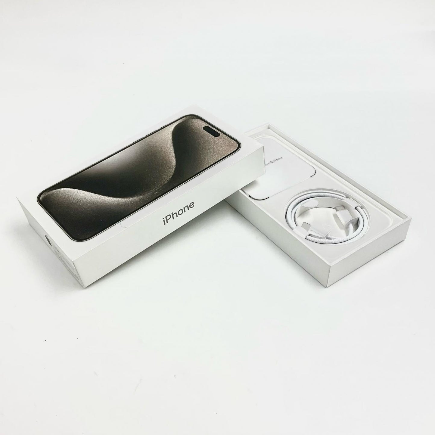 【全額返金保証】【最速発送】Apple iPhone iPhone 15 Pro Max 256GB ナチュラルチタニウム Softbank 白ロム 美品 動作確認済 90%