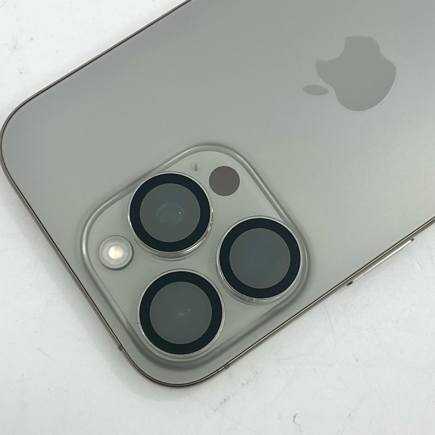 【全額返金保証】【最速発送】Apple iPhone iPhone 16 Pro 128GB ナチュラルチタニウム au 白ロム 超美品 動作確認済 94%