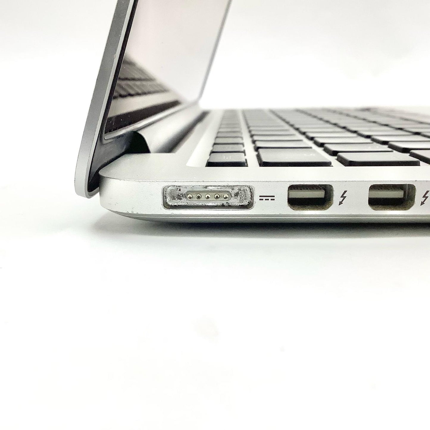 【全額返金保証】【最速発送】Apple MacBook Pro Pro 13インチ 2015 intel Core i5 2.7GHz 8GB M.2 SSD 128GB シルバー 95% 動作確認済
