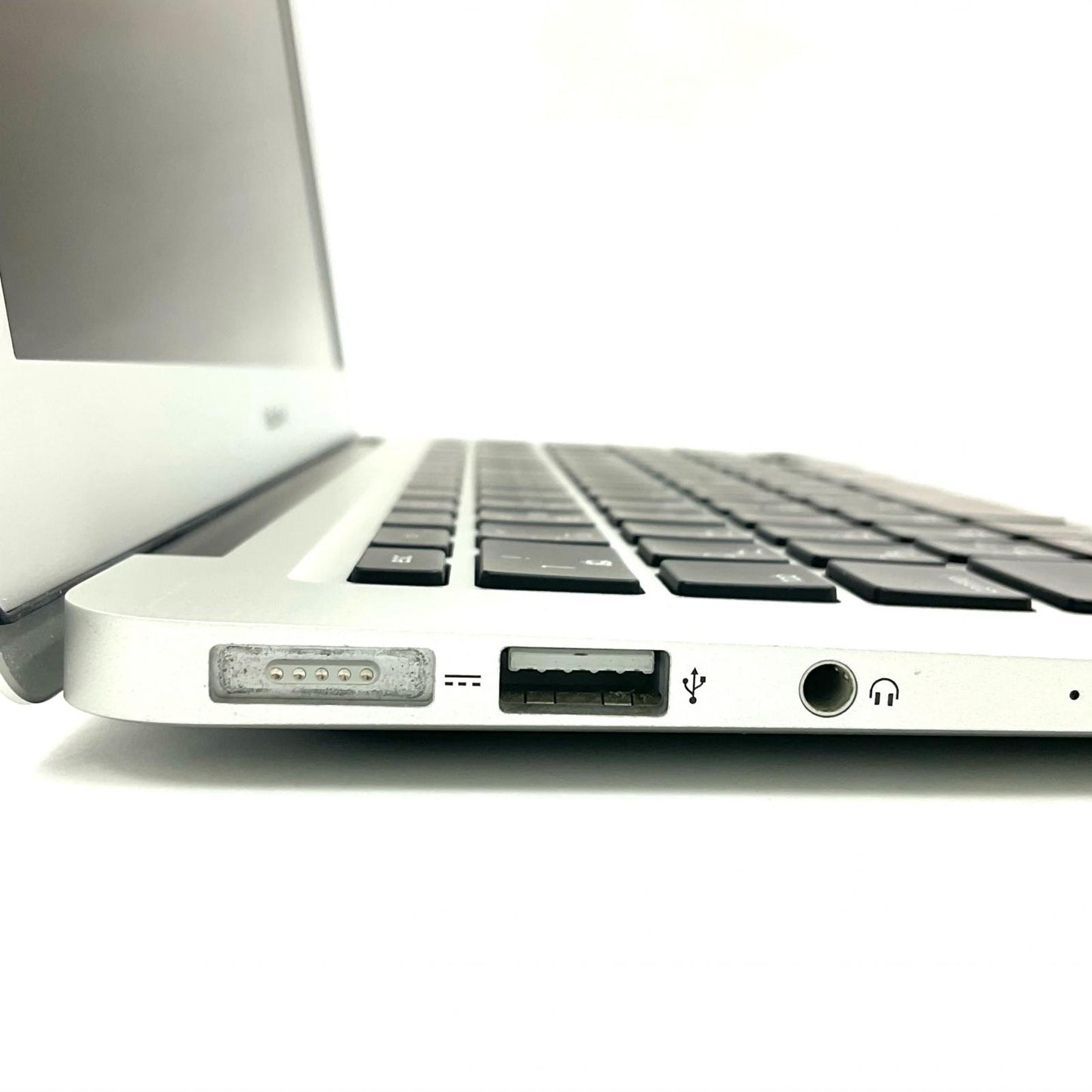 【全額返金保証】【最速発送】Apple MacBook Air 13インチ 2017 1.8 GHz Intel Core i5 8GB SSD 128GB シルバー 動作確認済