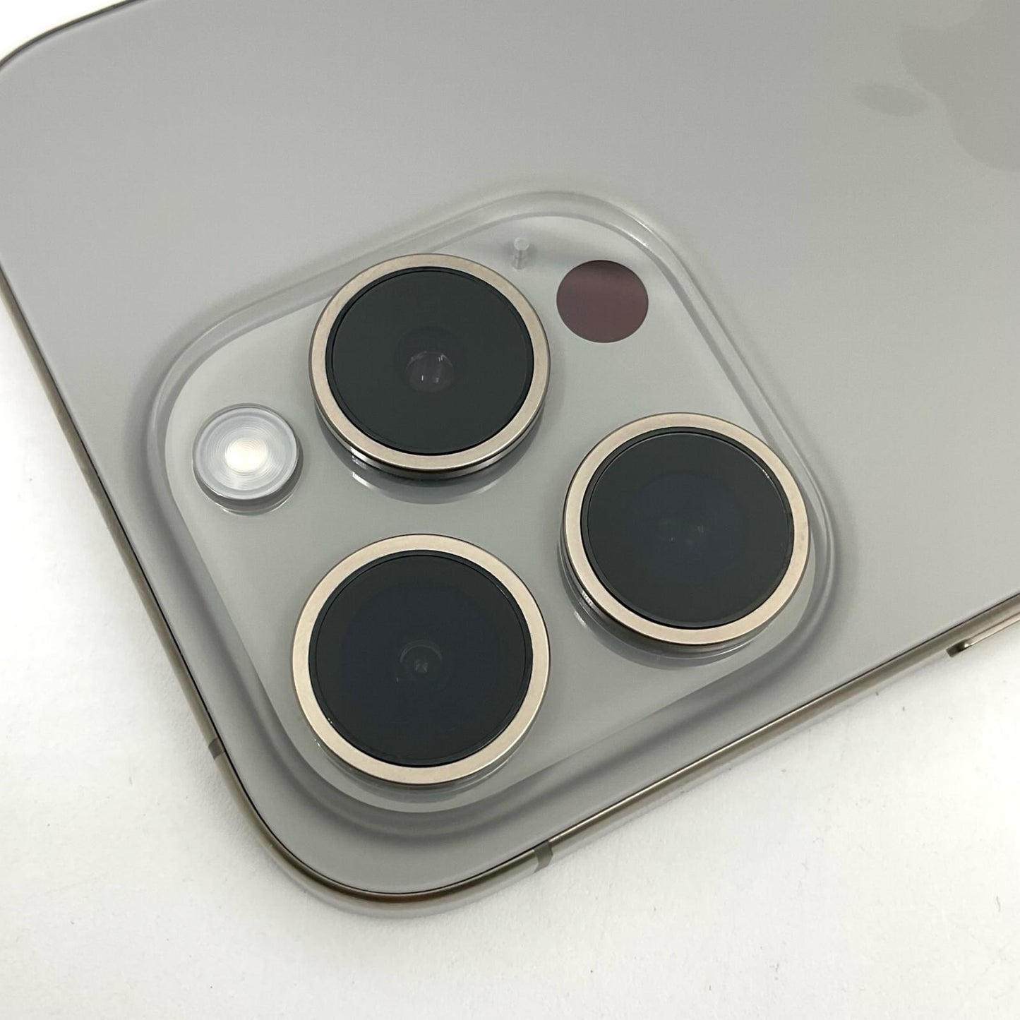 【全額返金保証】【最速発送】Apple iPhone iPhone 15 Pro 128GB ナチュラルチタニウム SIMフリー 白ロム 美品 動作確認済 92%