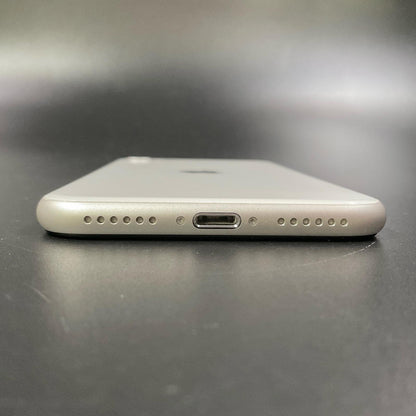【全額返金保証】【最速発送】Apple iPhone iPhone SE（第3世代） 64GB スターライト docomo 白ロム 動作確認済 82%