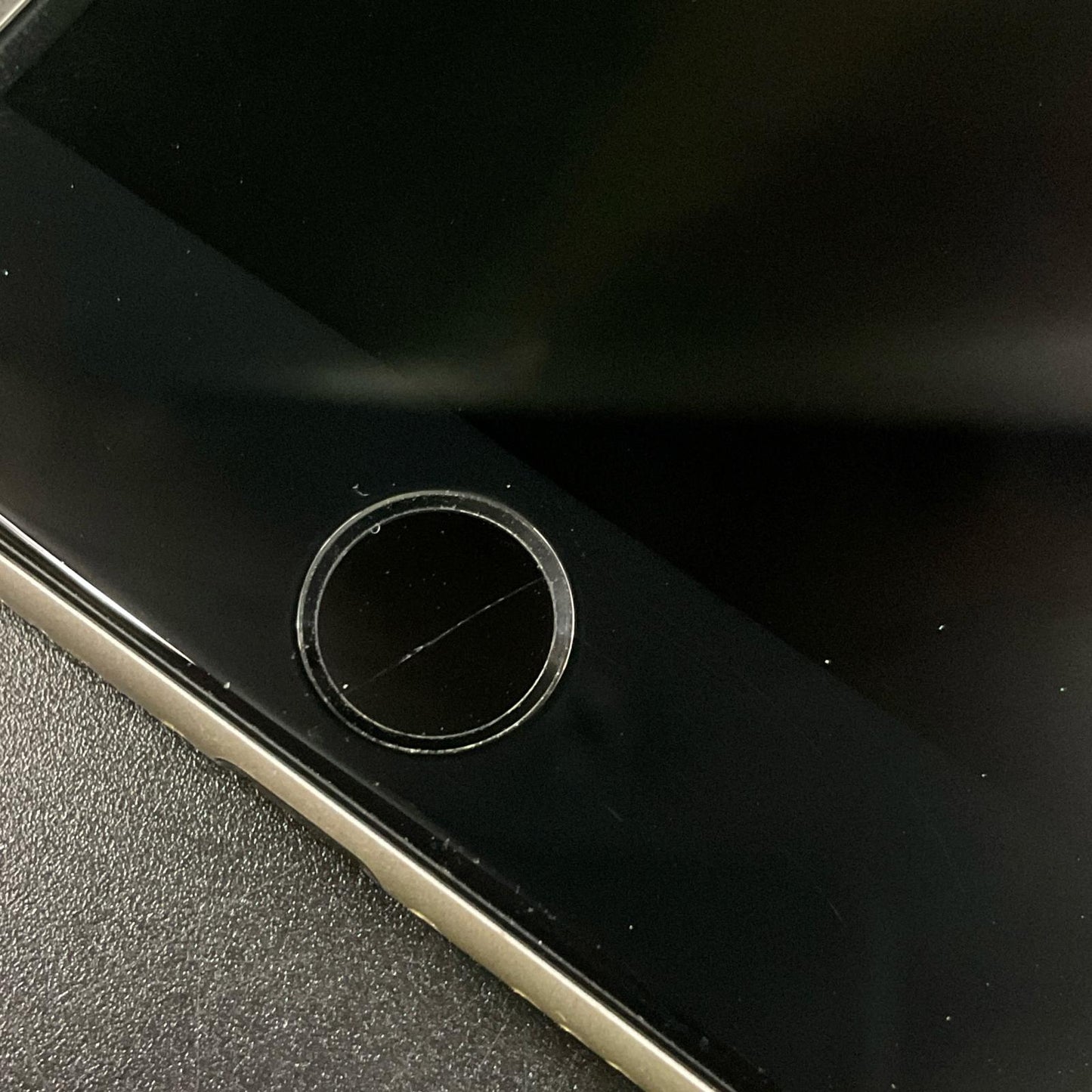 【全額返金保証】【最速発送】Apple iPhone iPhone SE（第3世代） 64GB スターライト docomo 白ロム 動作確認済 82%
