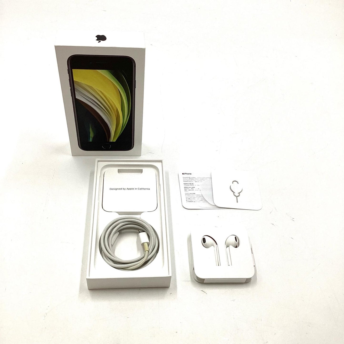 【全額返金保証】【最速発送】Apple iPhone iPhone SE（第2世代） 128GB ブラック au 白ロム 動作確認済 83%