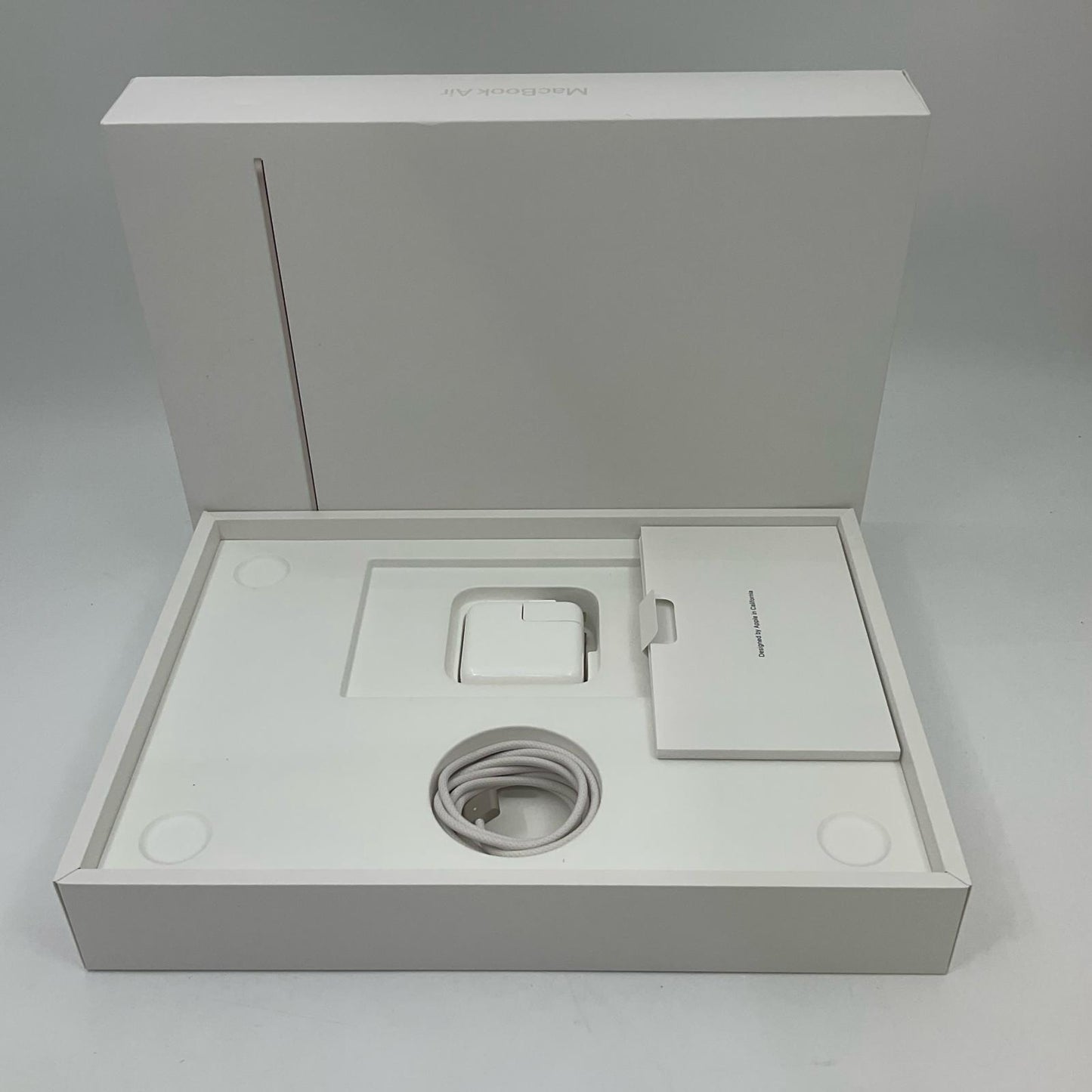 【全額返金保証】【最速発送】Apple MacBook Air 13インチ 2022 Apple M2 8GB SSD 256GB スターライト 100% 動作確認済