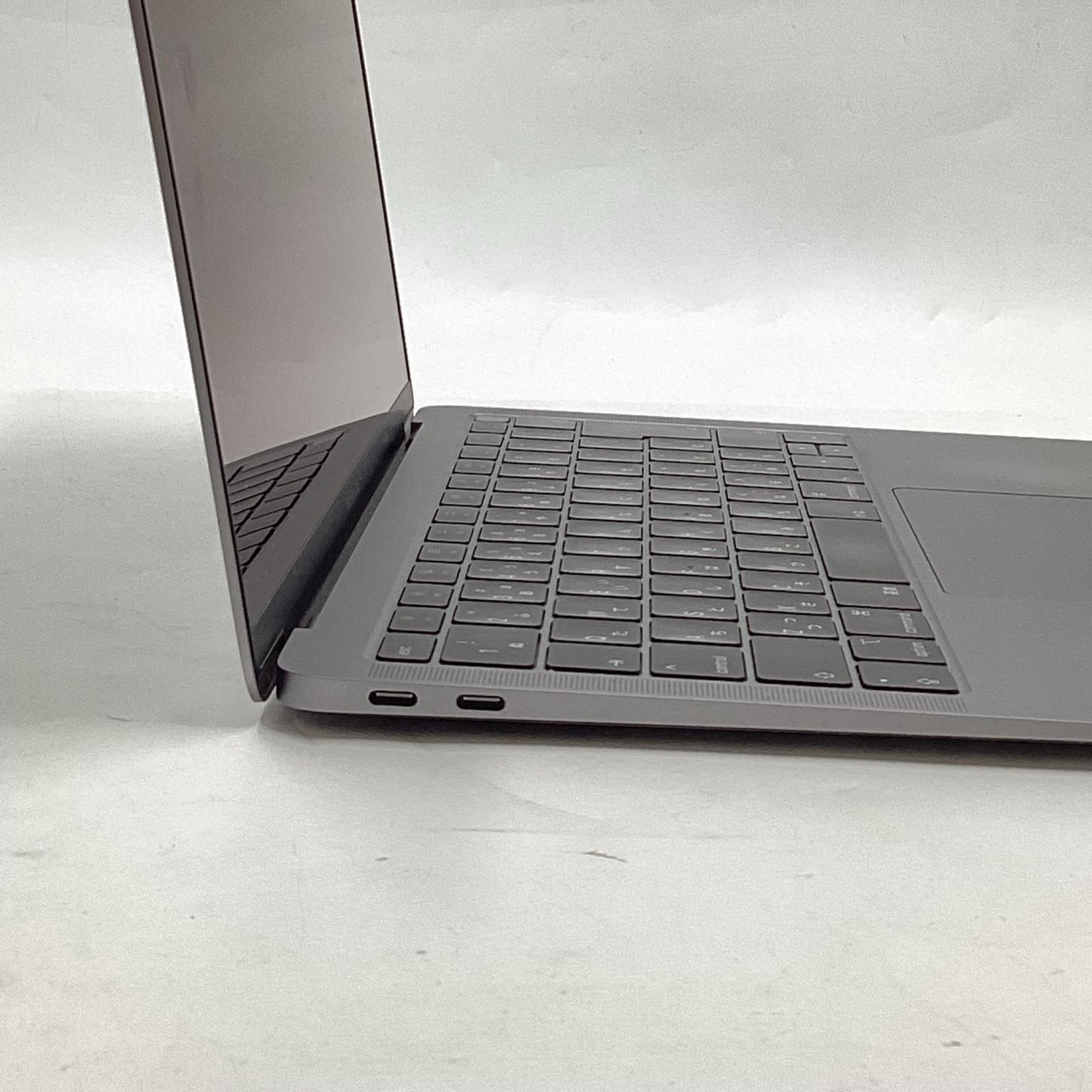 【全額返金保証】【最速発送】Apple MacBook Air 13.3インチ 2018 1.6GHz デュアルコア Intel Core i5 8GB SSD 256GB スペースグレイ 82.6% 動作確認済