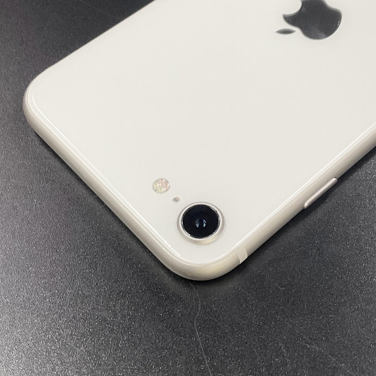 【全額返金保証】【最速発送】Apple iPhone iPhone SE（第3世代） 128GB スターライト 白ロム 動作確認済 85%