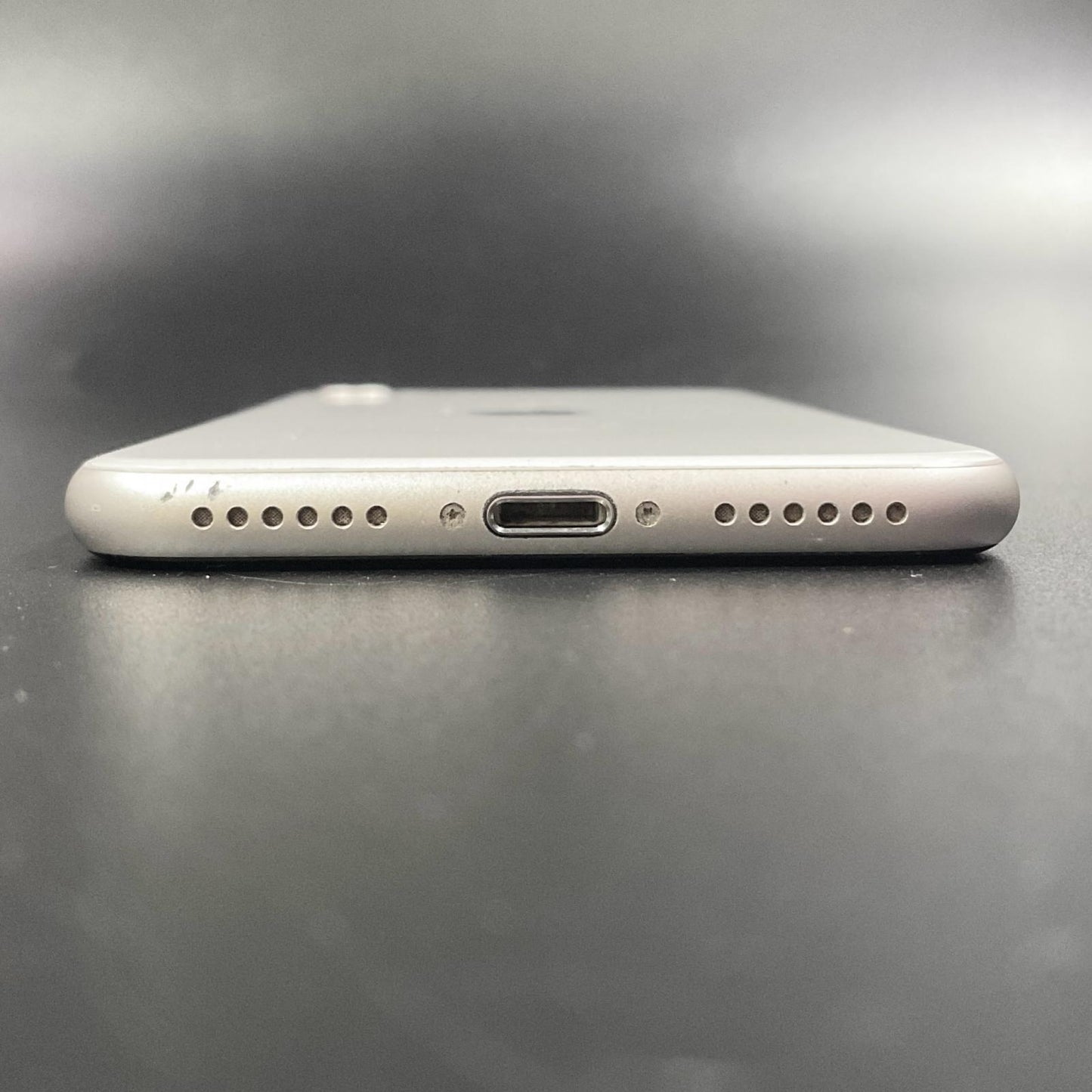 【全額返金保証】【最速発送】Apple iPhone iPhone SE（第3世代） 128GB スターライト 白ロム 動作確認済 85%