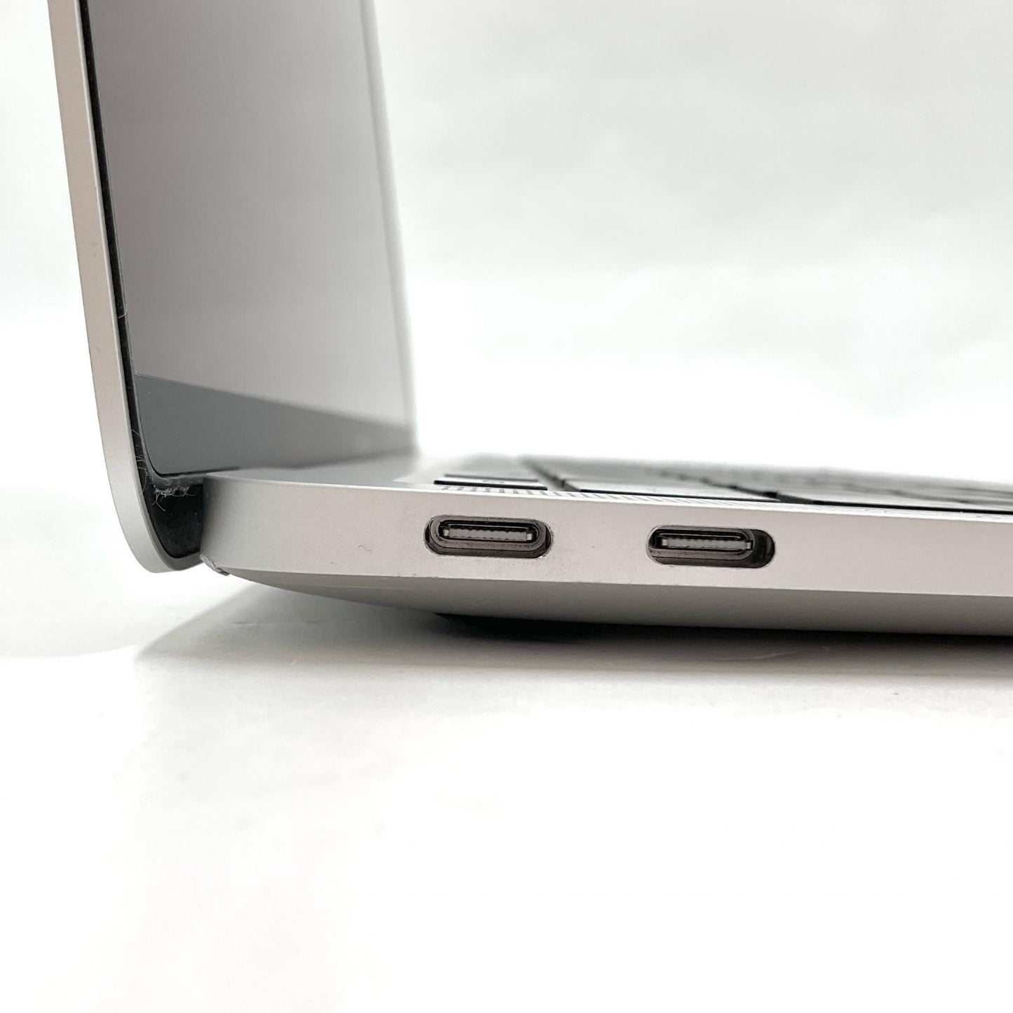 【全額返金保証】【最速発送】Apple MacBook Air 13.3インチ 2020 1.1 GHz デュアルコアIntel Core i3 8GB SSD 256GB シルバー 78.6% 動作確認済